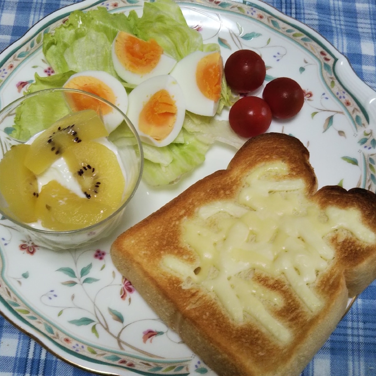 チーズトーストとキウイヨーグルトと茹で卵の朝食 レシピ 作り方 By ミニー7015 楽天レシピ チーズトーストとキウイヨーグルトと茹で卵の朝食 レシピ 作り方 By ミニー7015 楽天レシピ